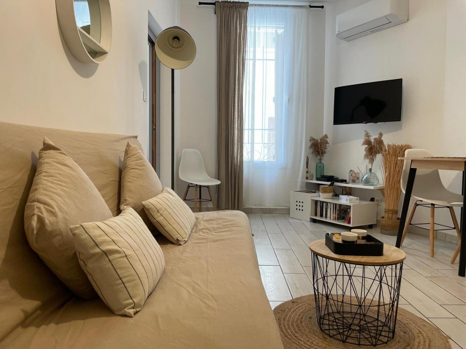 Joli Appartement Hypercentre T2, Classe Meuble De Tourisme 3 Avec Parking Gratuit Béziers Kültér fotó