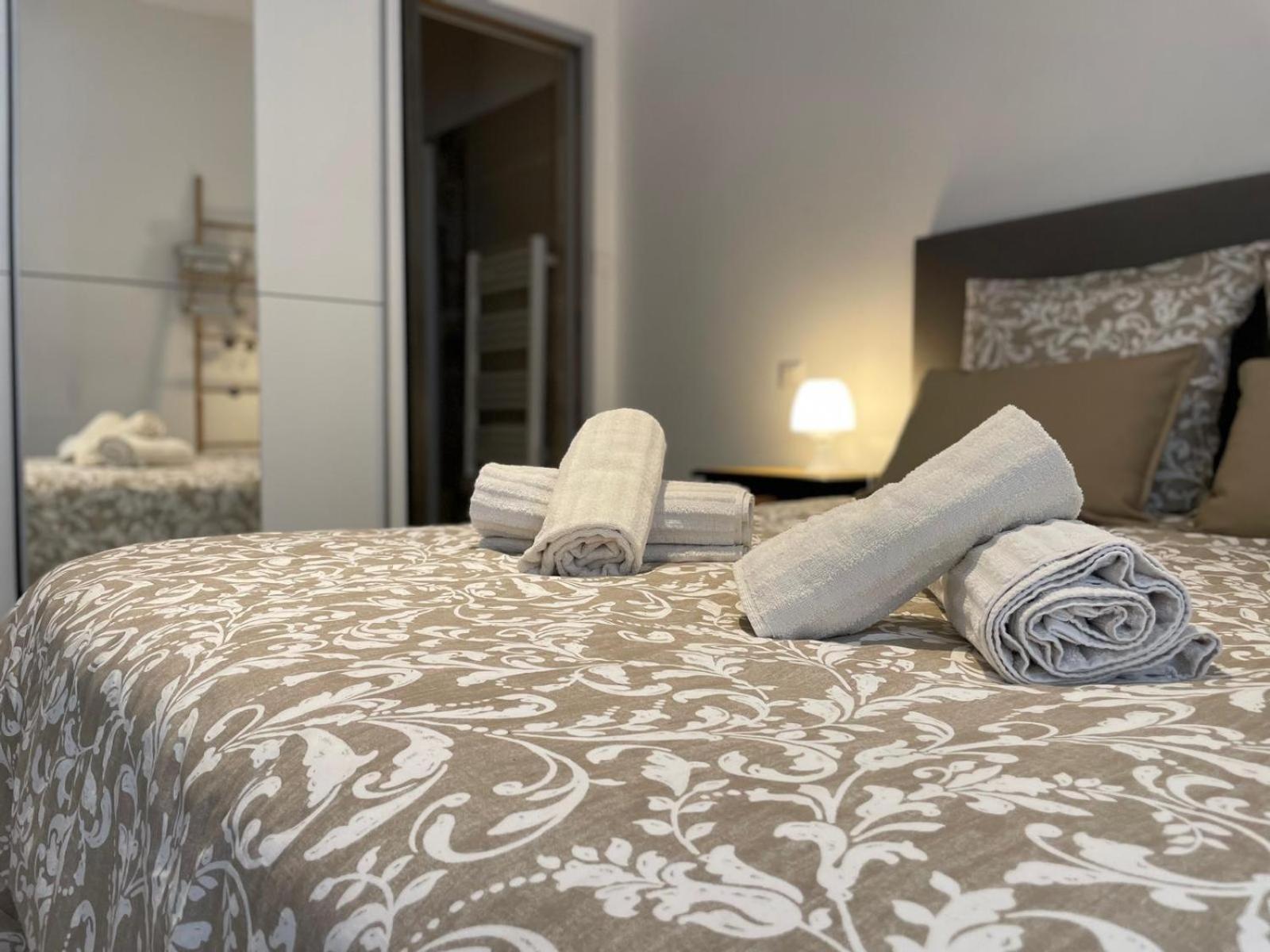 Joli Appartement Hypercentre T2, Classe Meuble De Tourisme 3 Avec Parking Gratuit Béziers Kültér fotó