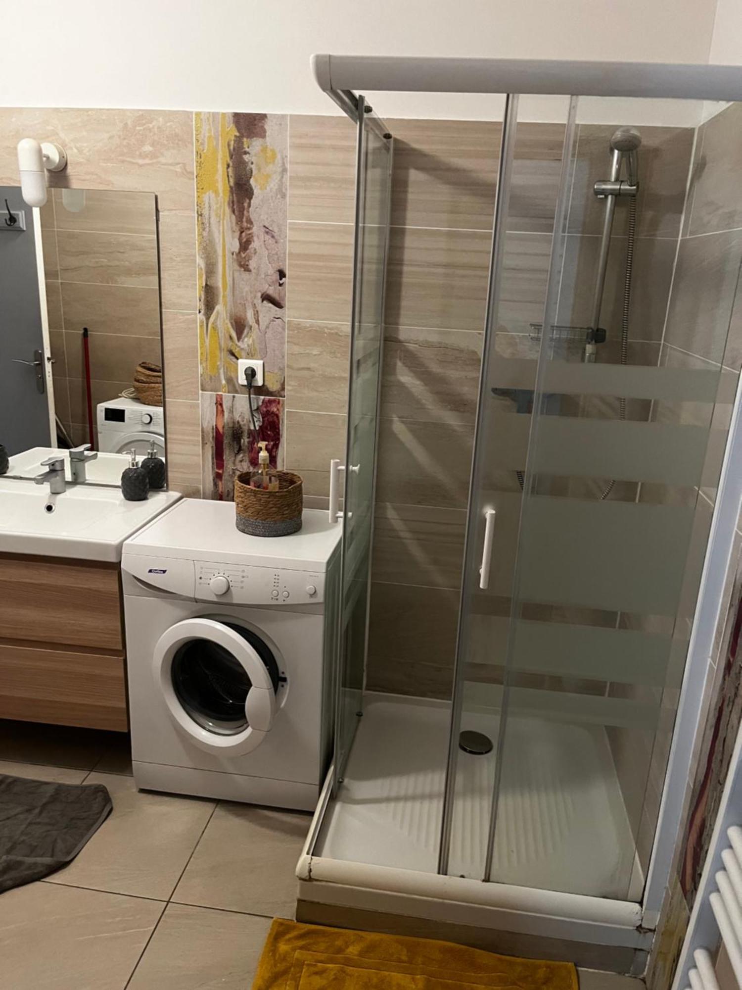 Joli Appartement Hypercentre T2, Classe Meuble De Tourisme 3 Avec Parking Gratuit Béziers Kültér fotó