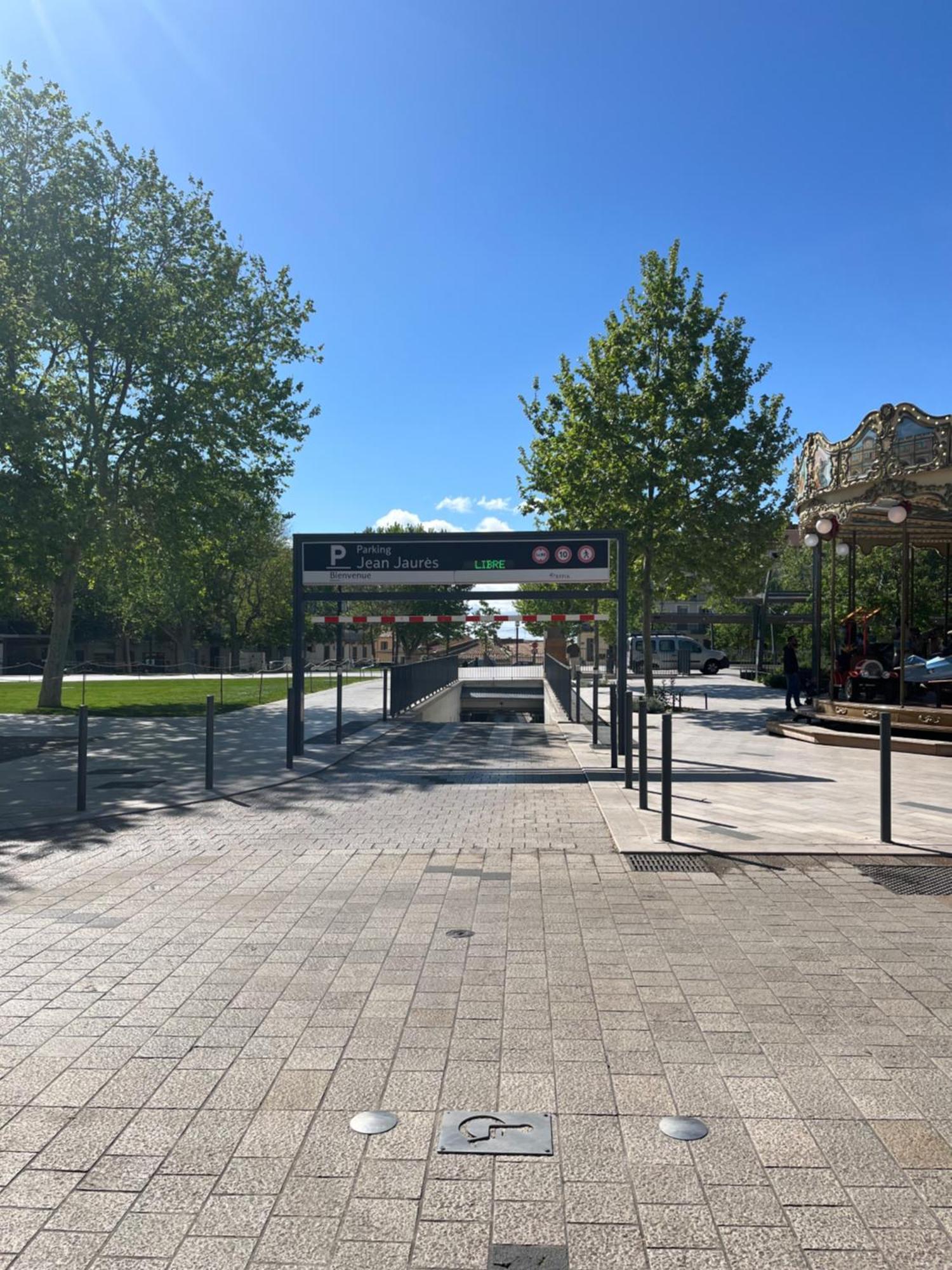 Joli Appartement Hypercentre T2, Classe Meuble De Tourisme 3 Avec Parking Gratuit Béziers Kültér fotó